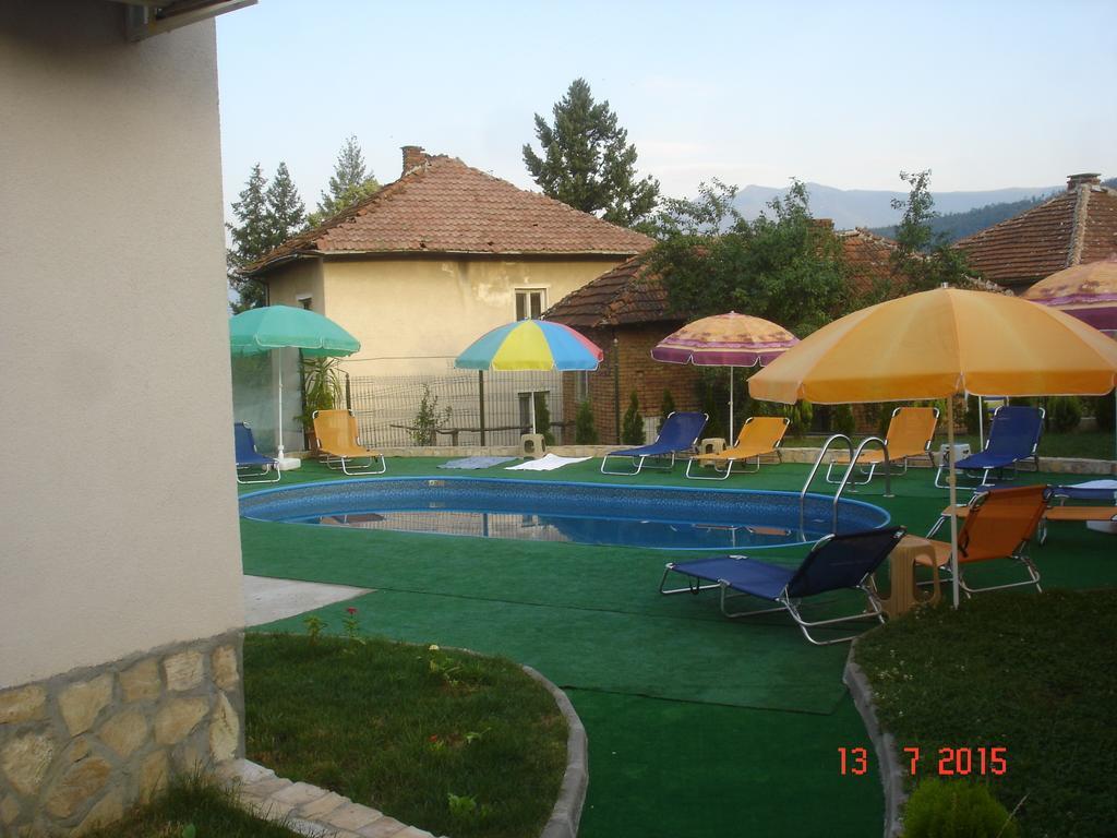 Guest House Camellia Berkovitsa Eksteriør billede